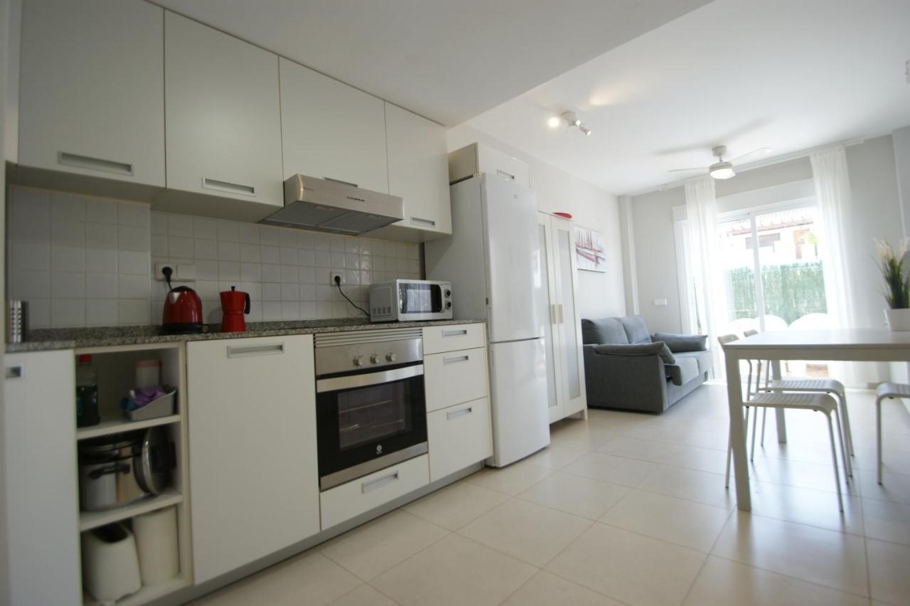 Apartamento en Vera a 300 m de la playa, con patio y salida directa a calle Exterior foto